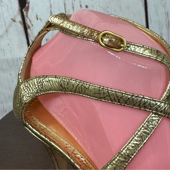 ALEXANDER MCQUEEN distressed crackled Gold leather gladiator strappy sandals 8 - Picture 9 of 17